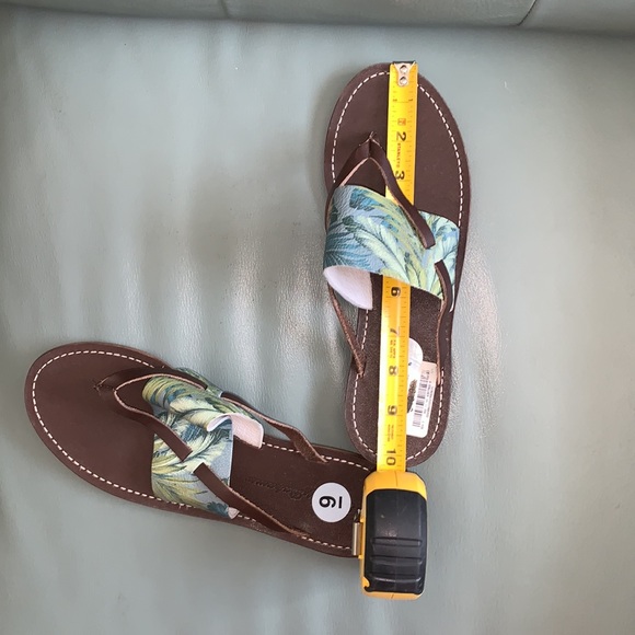 'Tommy Bahama Penelohpe' Leather  Sandal - Picture 8 of 11